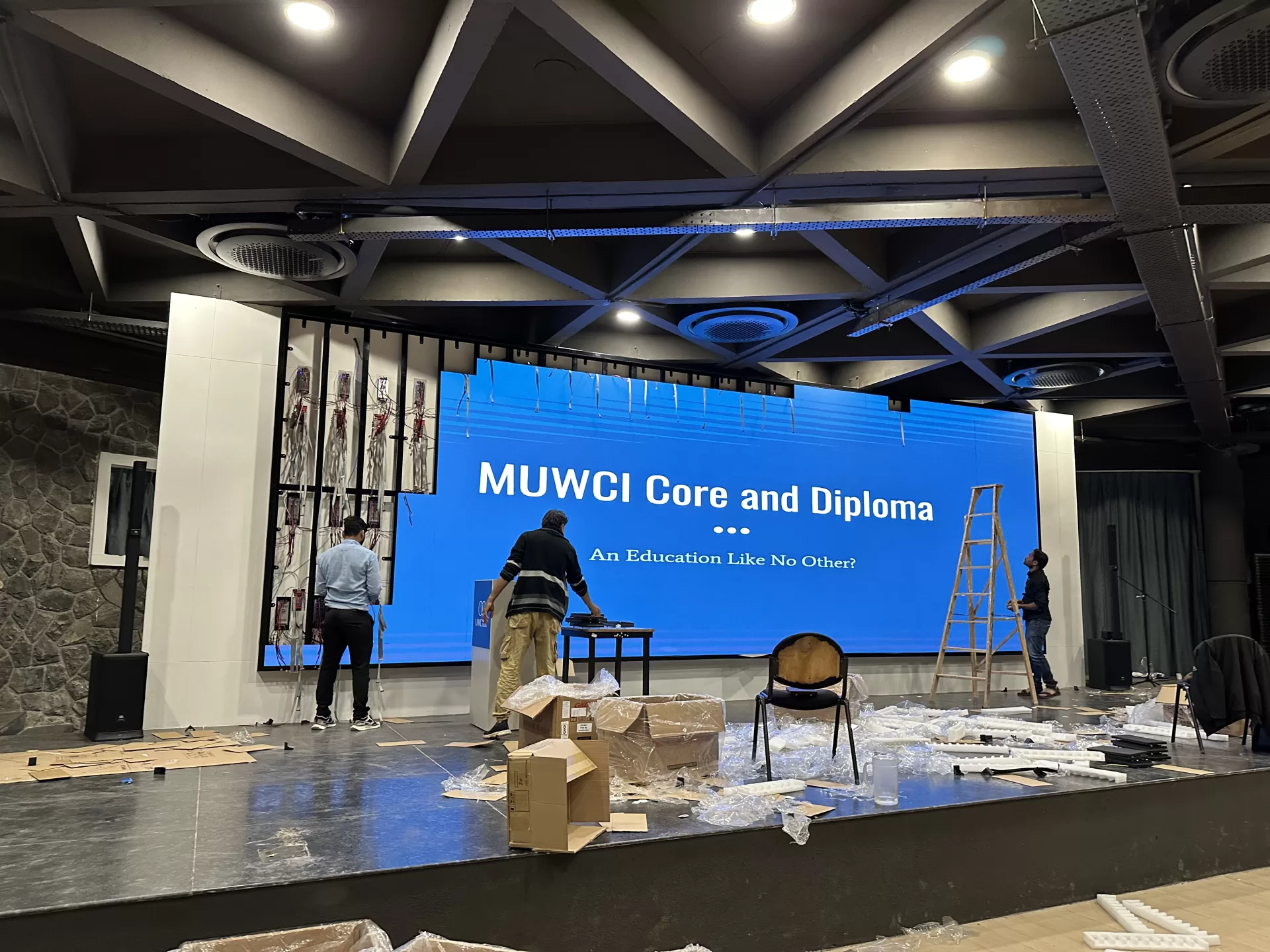 Repair and AMC for LED screens