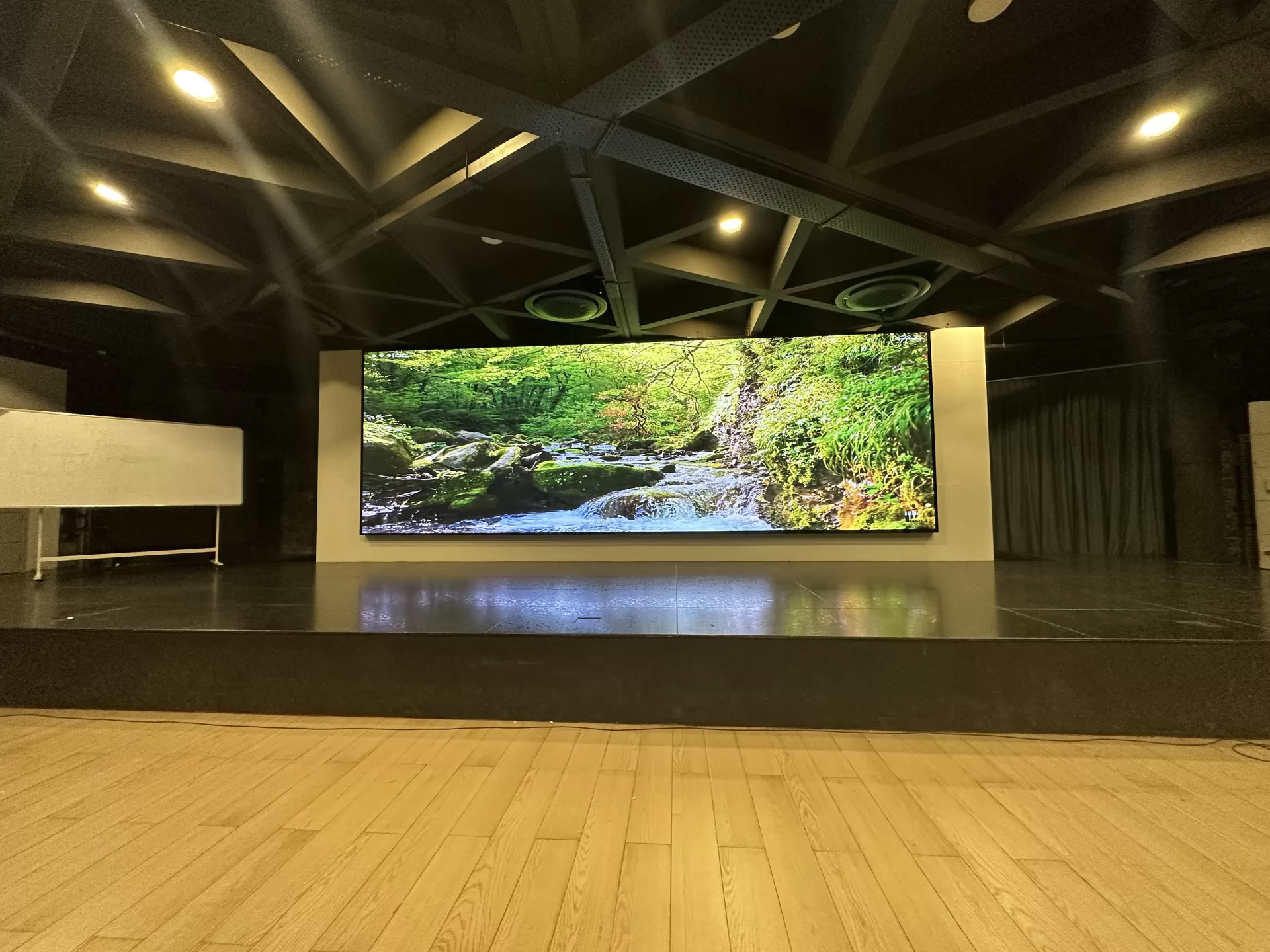 P2 Indoor LED Wall